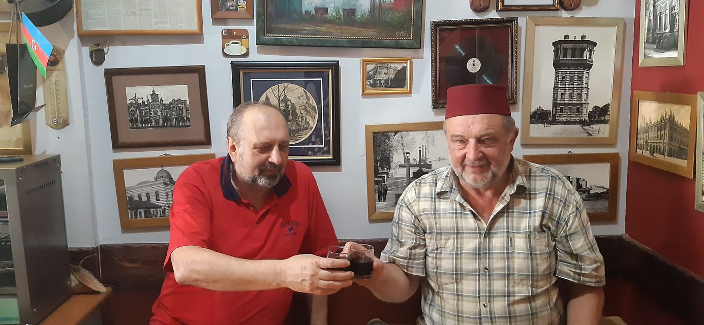 С Виталием Андриевским дегустируем молдавскую вишинату