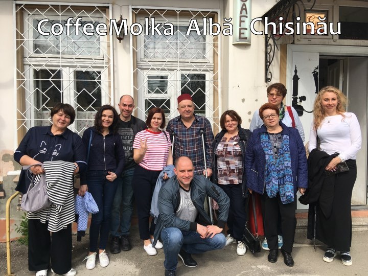30.04.19.Группа туристов из Краснодара после "кишиневского" обеда и кофе…