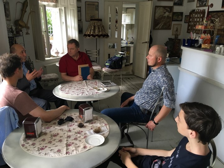 19.05.2019.В авторской кофейне-музее "CoffeeMolka Alba".Приятно что о Кишиневе…